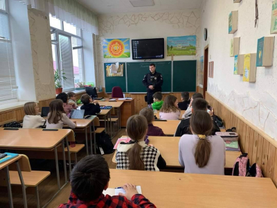 Офіцери освітньої безпеки працюватимуть ще у 94 школах Київщини