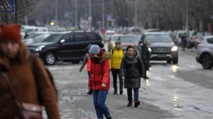 Когда же аномальное тепло покинет Киев, чтобы снова можно было достать зимнюю куртку?