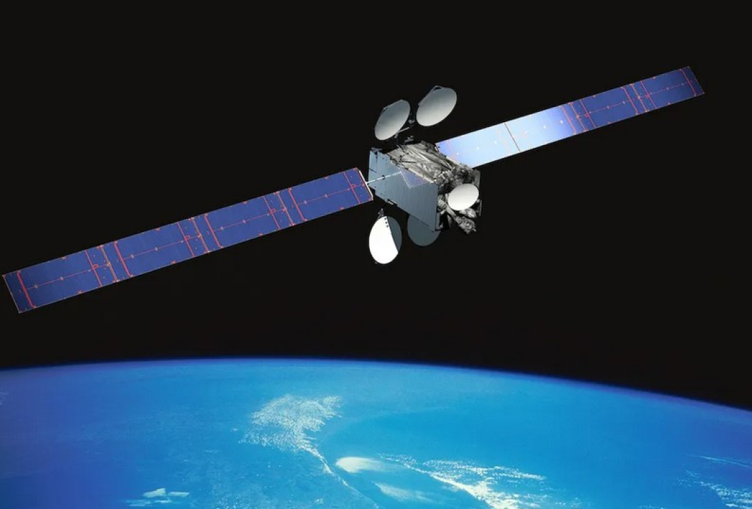 спутник Intelsat 33e